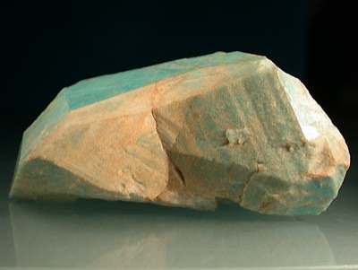 Amazonite (monocrystal)   location : Pikes Peak - Colorado